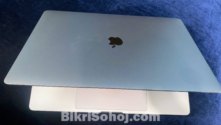 MacBook Pro 16